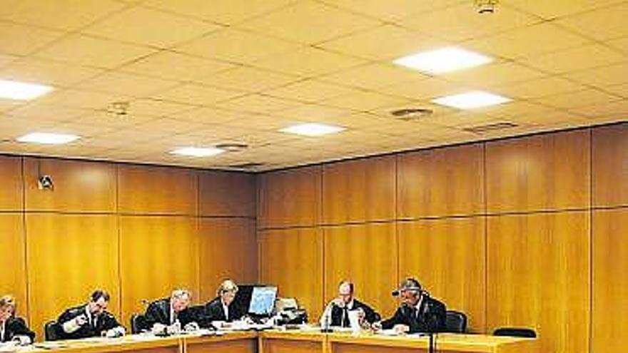 La acusada, ante el tribunal.