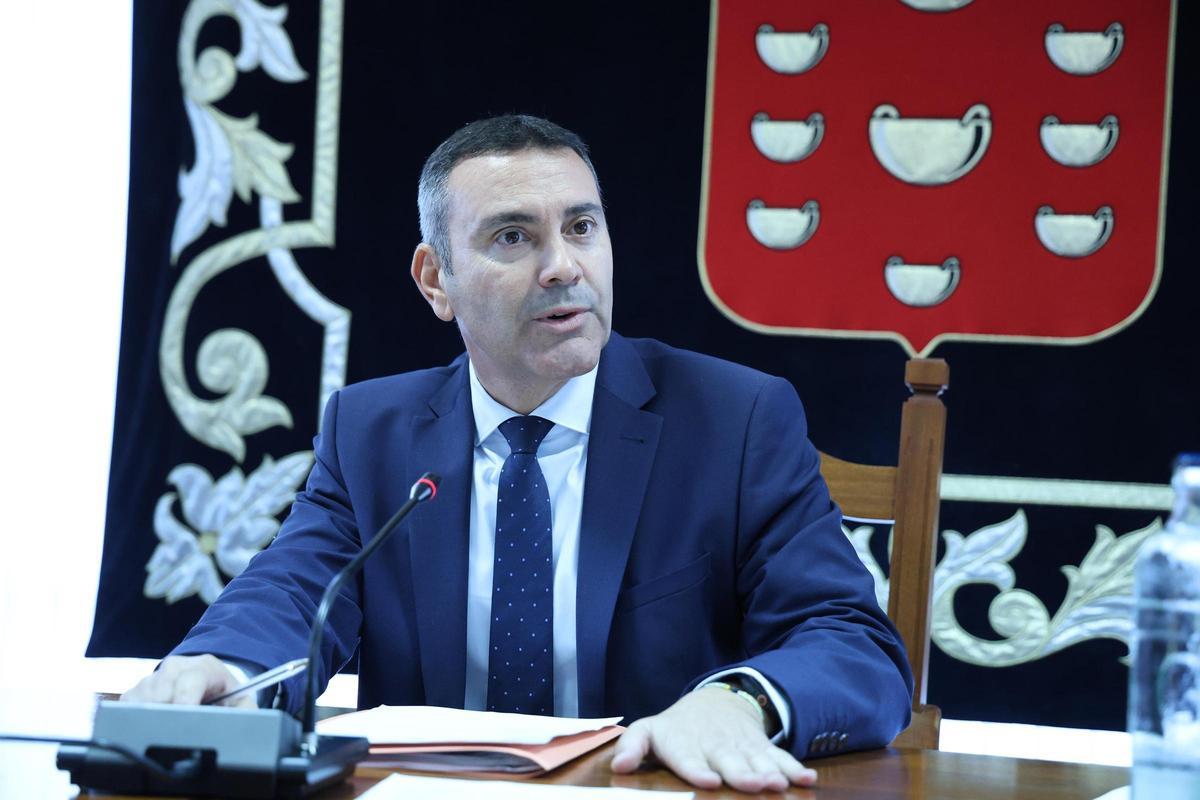 Oswaldo Betancort, en el pleno del Cabildo de Lanzarote, este viernes