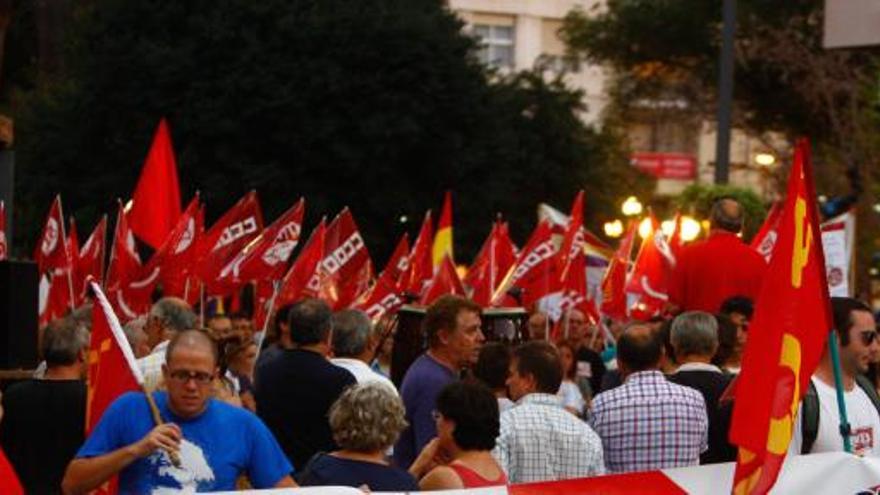 Un momento de la manifestación contra la reforma constitucional en Alicante