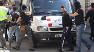 Els Mossos han detingut més de 50 persones al districte de Sant Martí.