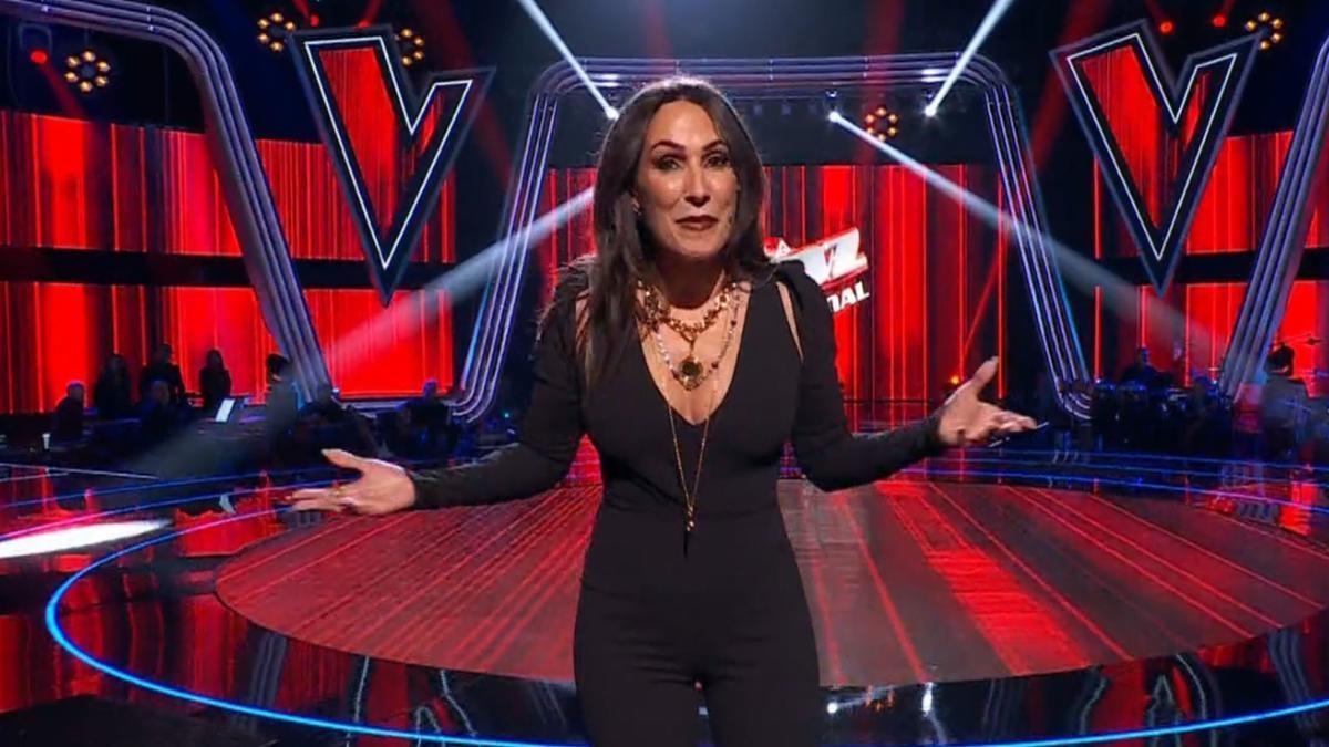 Malú presentando la final de 'La Voz'