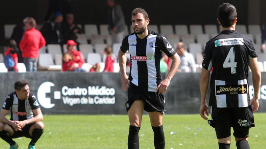 Gonzalo Verdú, con la camiseta del Cartagena