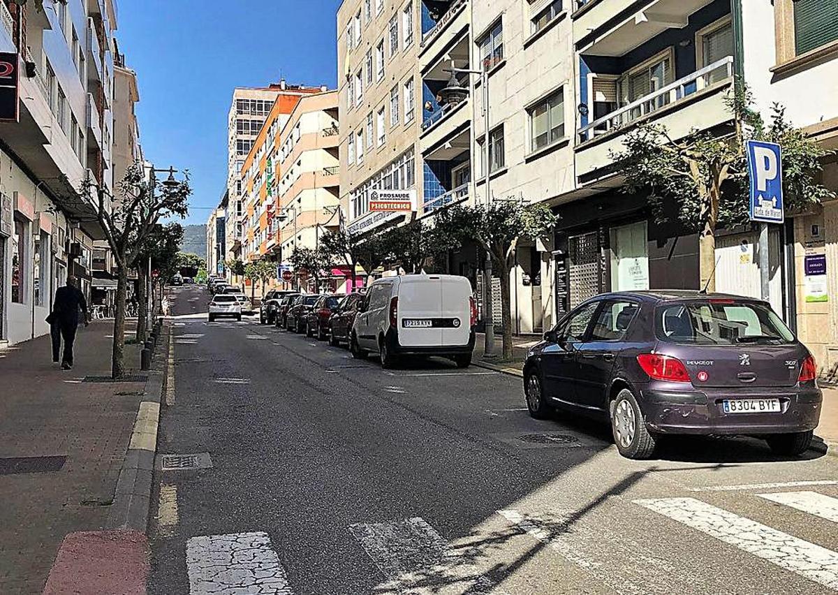 En el entorno de la plaza de abastos se reservará un margen para carga y descarga y otro como “zona de servicio para turismos”.   | // G.NÚÑEZ
