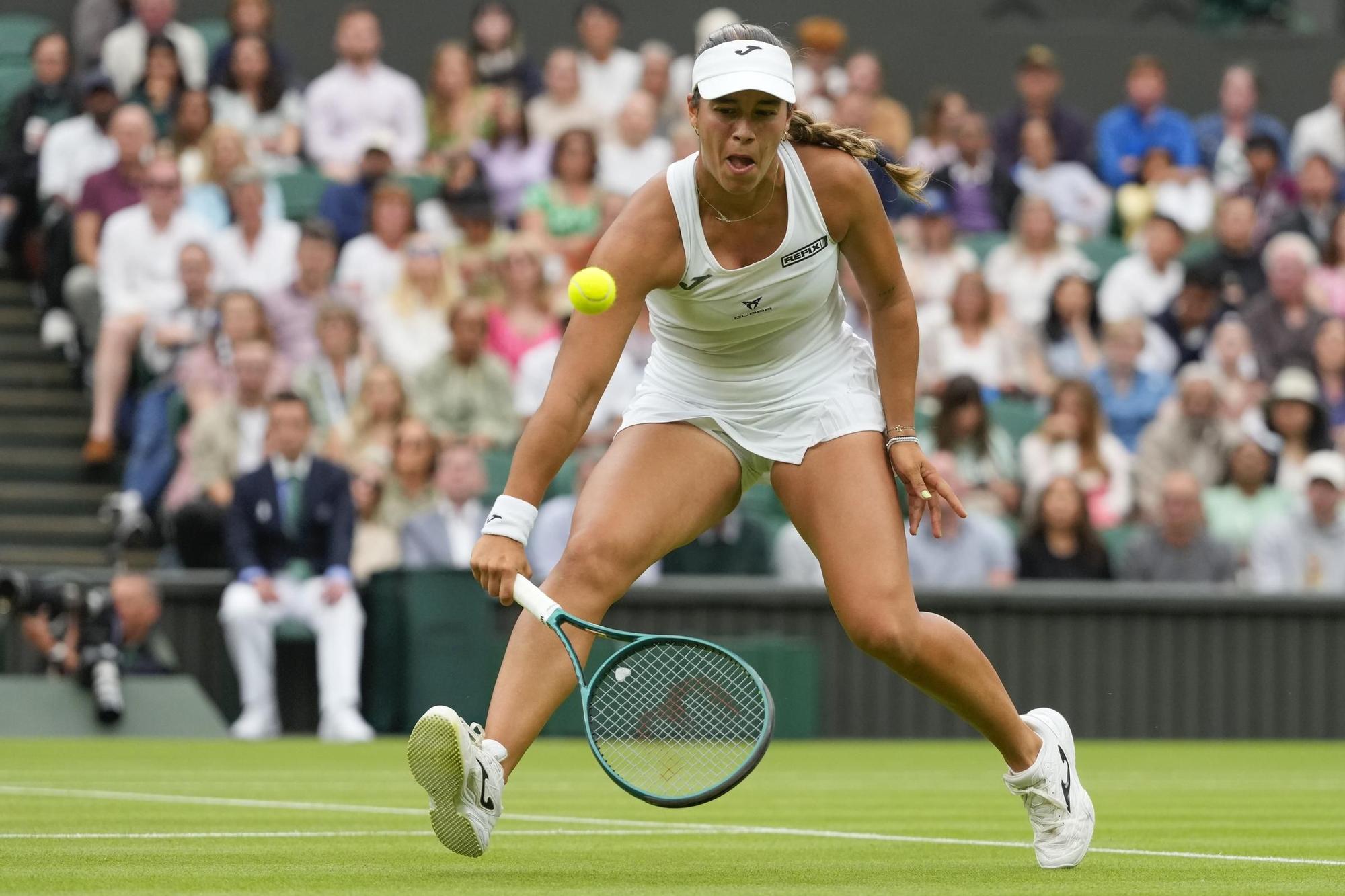 Jéssica Bouzas logra su mayor gesta sobre la hierba de Wimbledon