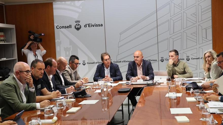 El Consell no tiene todavía una fecha para el inicio del traslado de los residuos a Mallorca