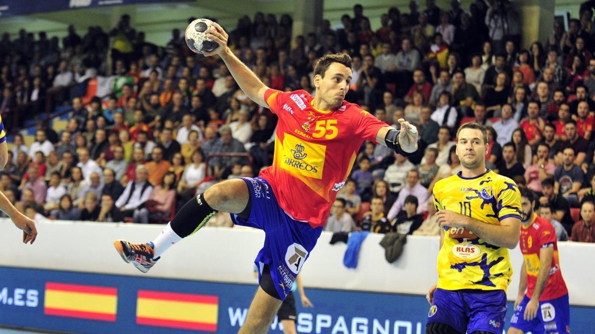 Adrià Figueras, en un partido de la selección contra Bosnia.