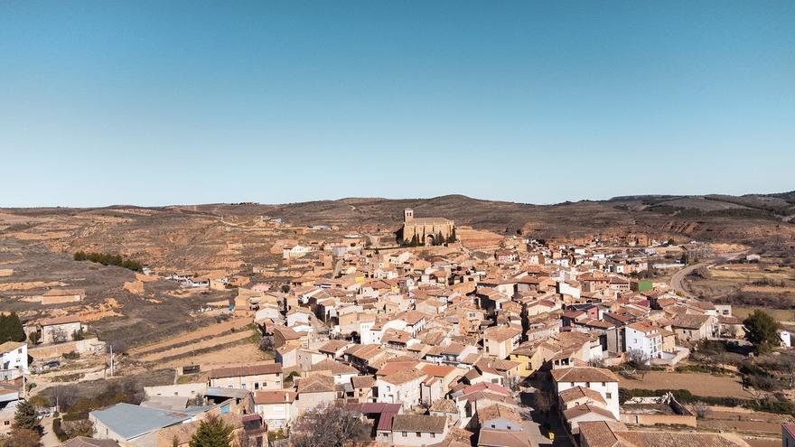 El pueblo de Zaragoza que te maravilla con su gruta y una bonita cascada