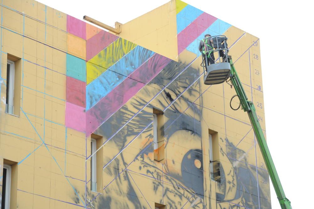 Kobra finaliza su gran mural en el Puertas de Castilla
