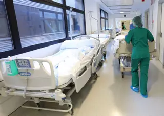 Paciente de Ibiza: «Me operaron de la cadera izquierda hace un año y sigo esperando para la otra»