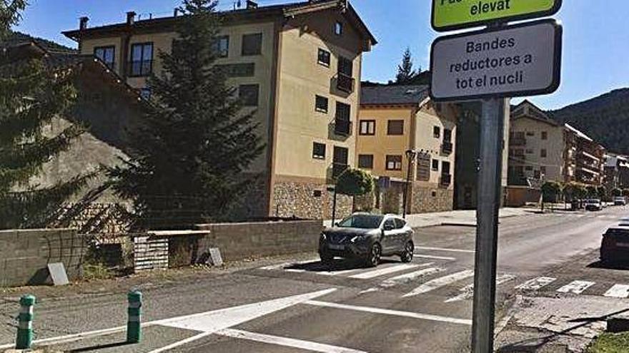 L&#039;avinguda d&#039;Alp de la Molina on l&#039;Ajuntament instal·larà radars per evitar que els conductors hi corrin