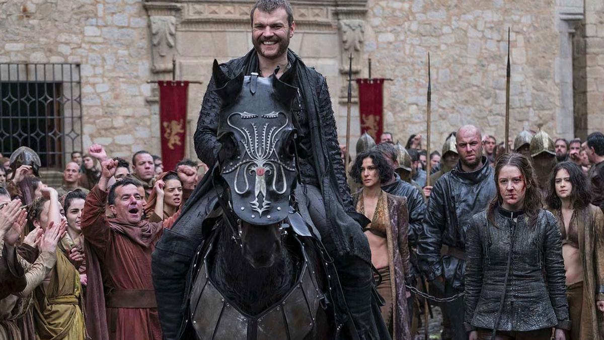 Secuencia rodada en Santa María en 2016. Euron Greyjoy se dirige hacia la fortaleza roja de Desembarco del Rey con sus prisioneras Yara, Ellaria y Tyene.