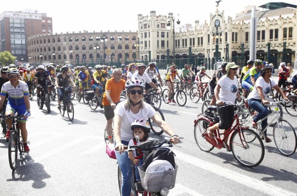 Marcha ciclista por València