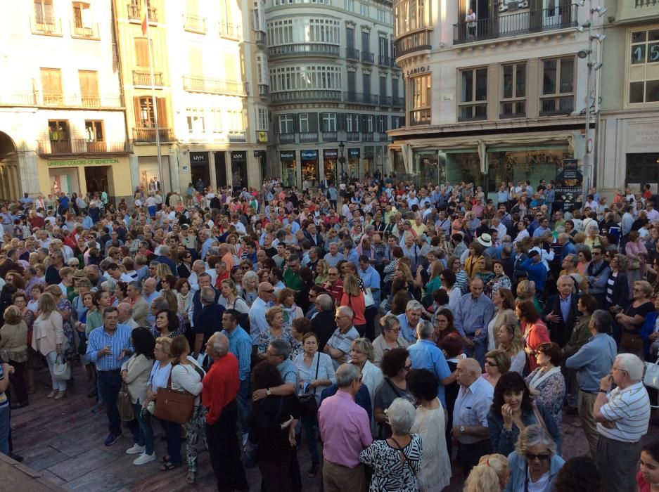 Manifestación en apoyo al proyecto de Banderas en el Astoria