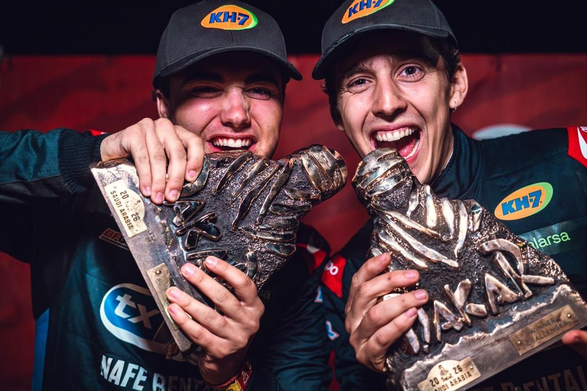 Pau Navarro i Jan Rosa amb el seu Touareg.