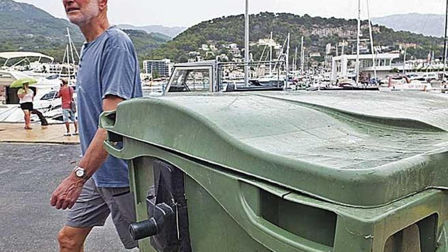 El Ayuntamiento asume la recogida de basuras en los muelles.