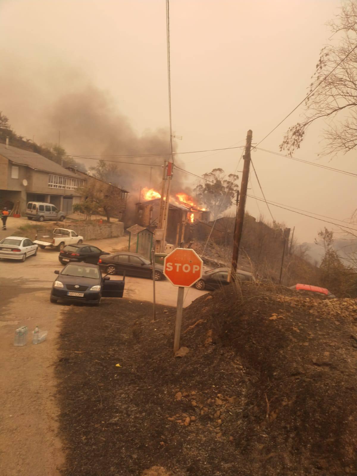 Situación de los incendios activos en Galicia el viernes 15 de agosto