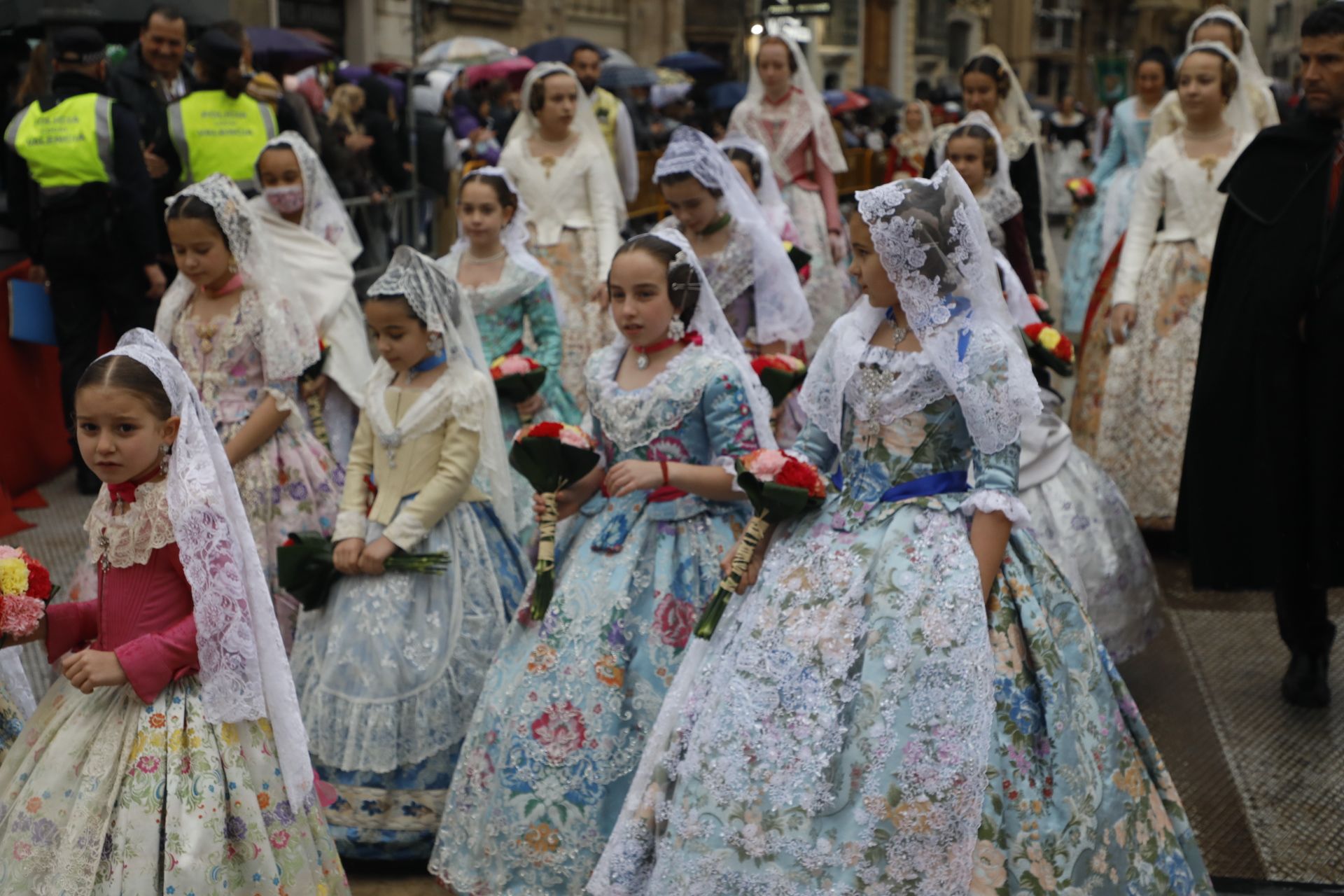 Búscate en el primer día de ofrenda por la calle de Quart (entre las 17:00 a las 18:00 horas)