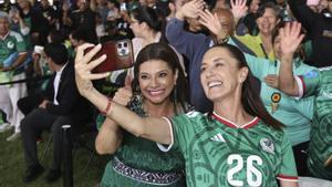 L’alegria mexicana esquiva  tots els obstacles el primer dia