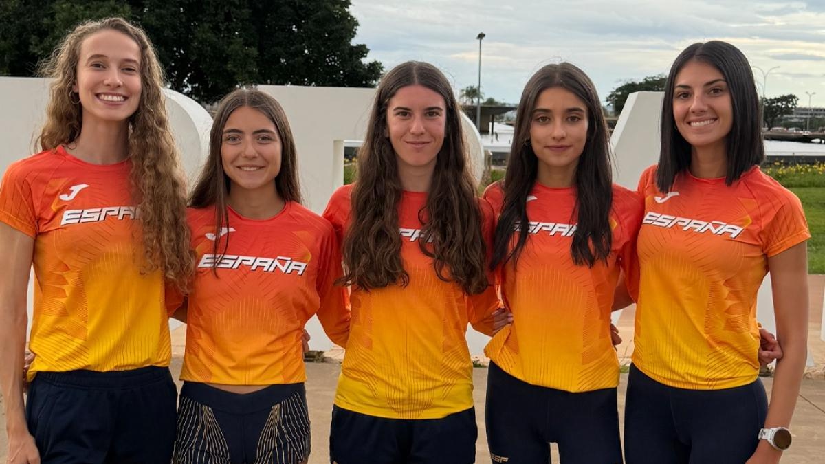 Antía Chamosa, Sofía Santacreu, Griselda Serret, Aldara Meilán y Lidia Sánchez-Puebla