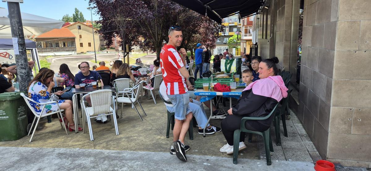 EN IMÁGENES: Villalegre se tira a la calle para cerrar las fiestas del barrio