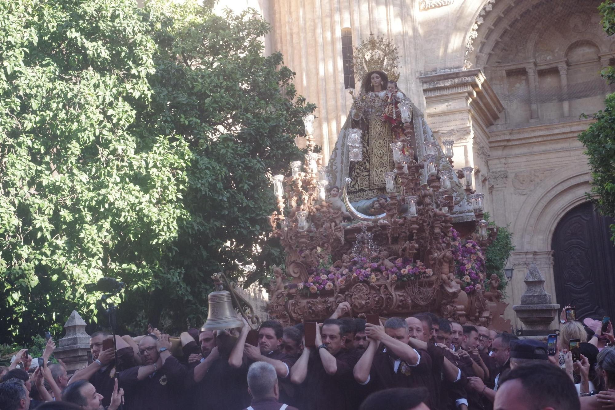 La procesión de la Virgen del Carmen Coronada de El Perchel, en imágenes