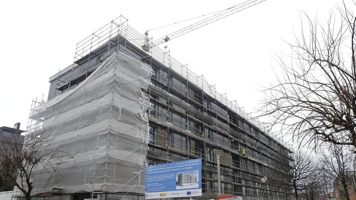 Edificio en construcción en Lamas de Abade, en Santiago de Compostela.