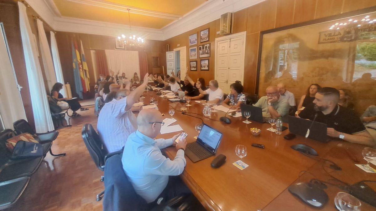 El pleno de mieres durante la votacion del plan urbano