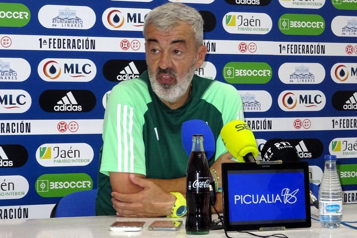 Óscar Fernández, durante una rueda de prensa
