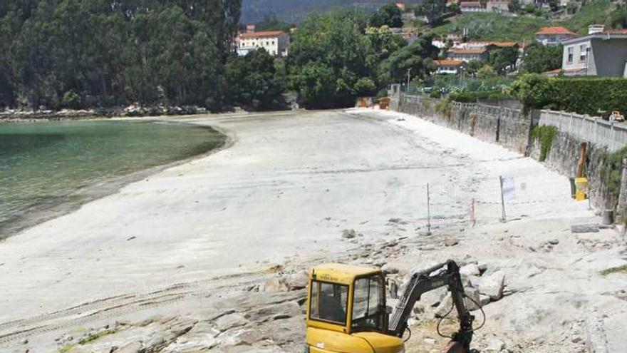 Obras del acceso a la playa de Chancelas. // Santos Álvarez