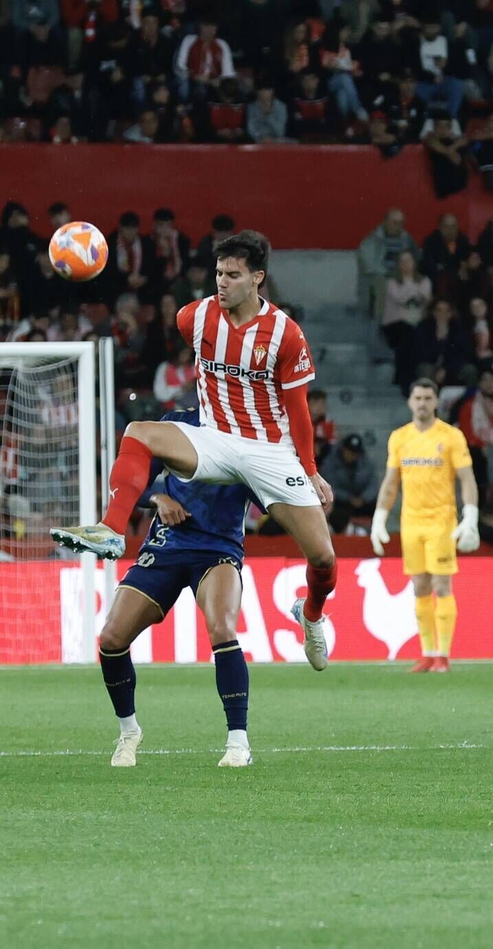 EN IMÁGENES: El Sporting - Tenerife disputado en El Molinón