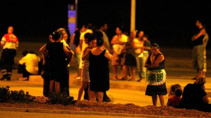 Decenas de familiares de la víctima se concentraron ayer en las puertas de Son Llàtzer