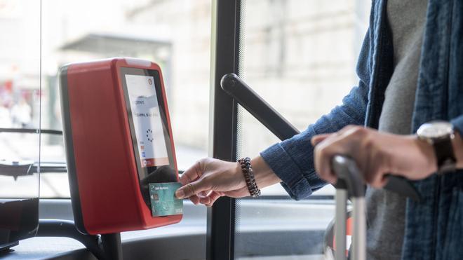 Madrid permite el acceso con tarjeta bancaria en todo su transporte público desde este junio
