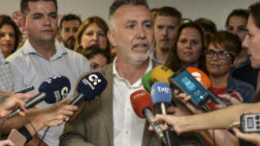 Ángel Víctor Torres gana la batalla de los avales en el PSC-PSOE