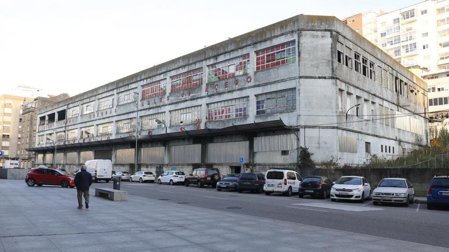 Estado que presenta en la actualidad el edificio de Cordelerías Mar. // R.G.