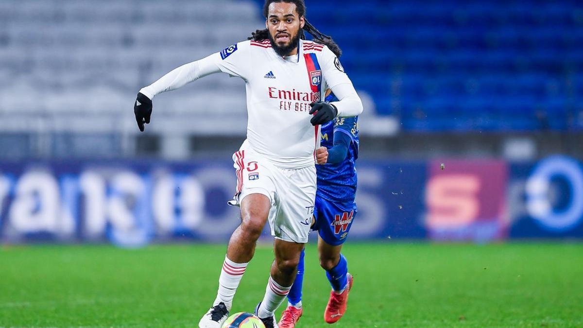 Denayer está libre tras haber acabado contrato con el Lyon