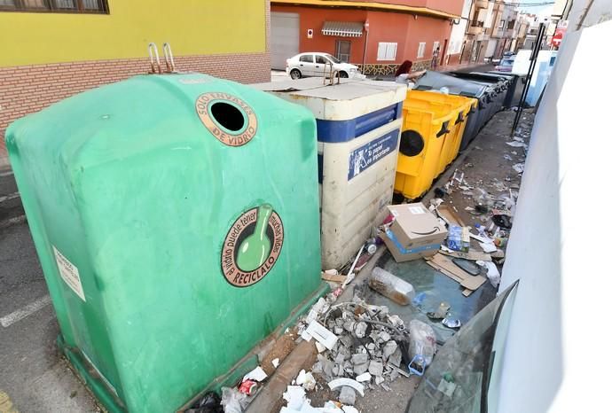 10/07/2019 CASAS NUEVAS. TELDE. Basura en el barrio de Casas Nuevas.   Fotógrafa: YAIZA SOCORRO.  | 10/07/2019 | Fotógrafo: Yaiza Socorro