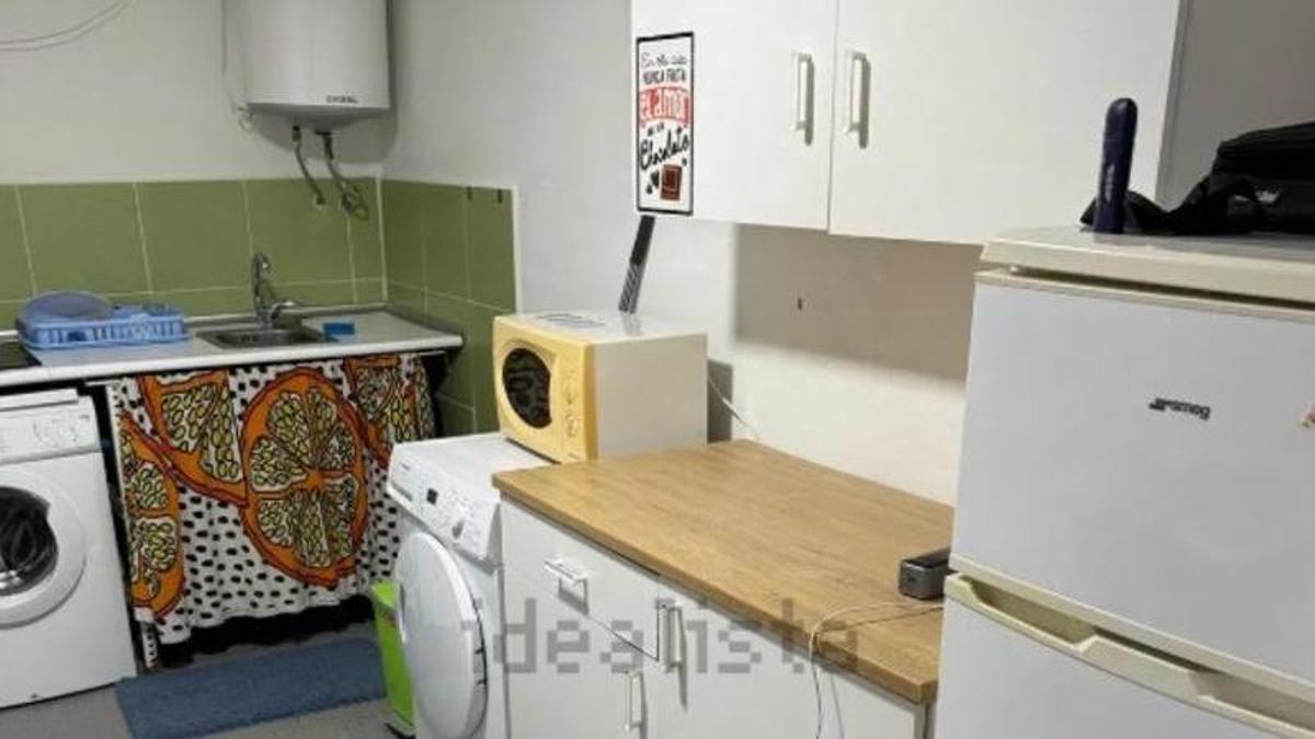 The 32 square meter studio apartment for sale on Idealista.