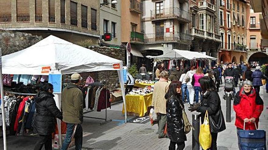 Un dels mercats setmanals que se celebren a la Seu d&#039;Urgell