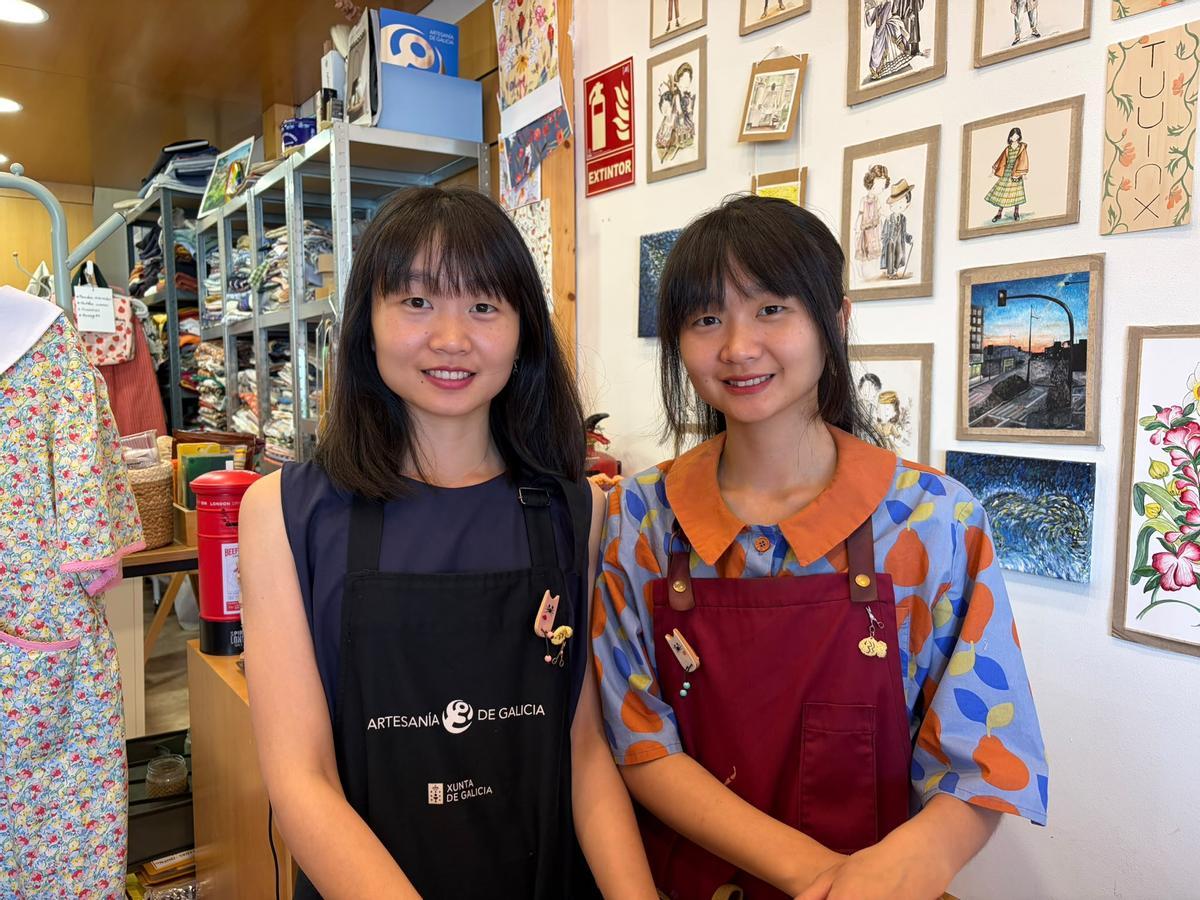 Las hermanas Xu en su estudio de O Milladoiro, que abrieron en septiembre de 2023.