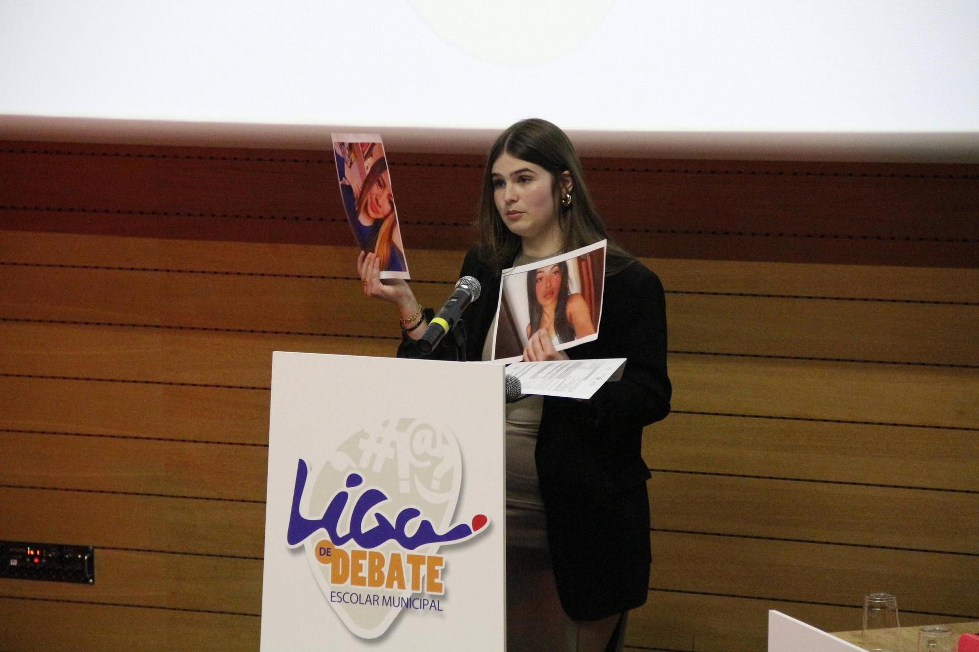 La semifinal de la Liga de Debate Escolar Municipal de Gijón, en imágenes