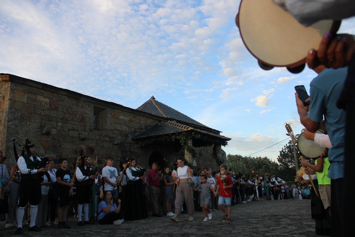 Ofrenda a la Virgen de la Encarnación en Palacios de Sanabria