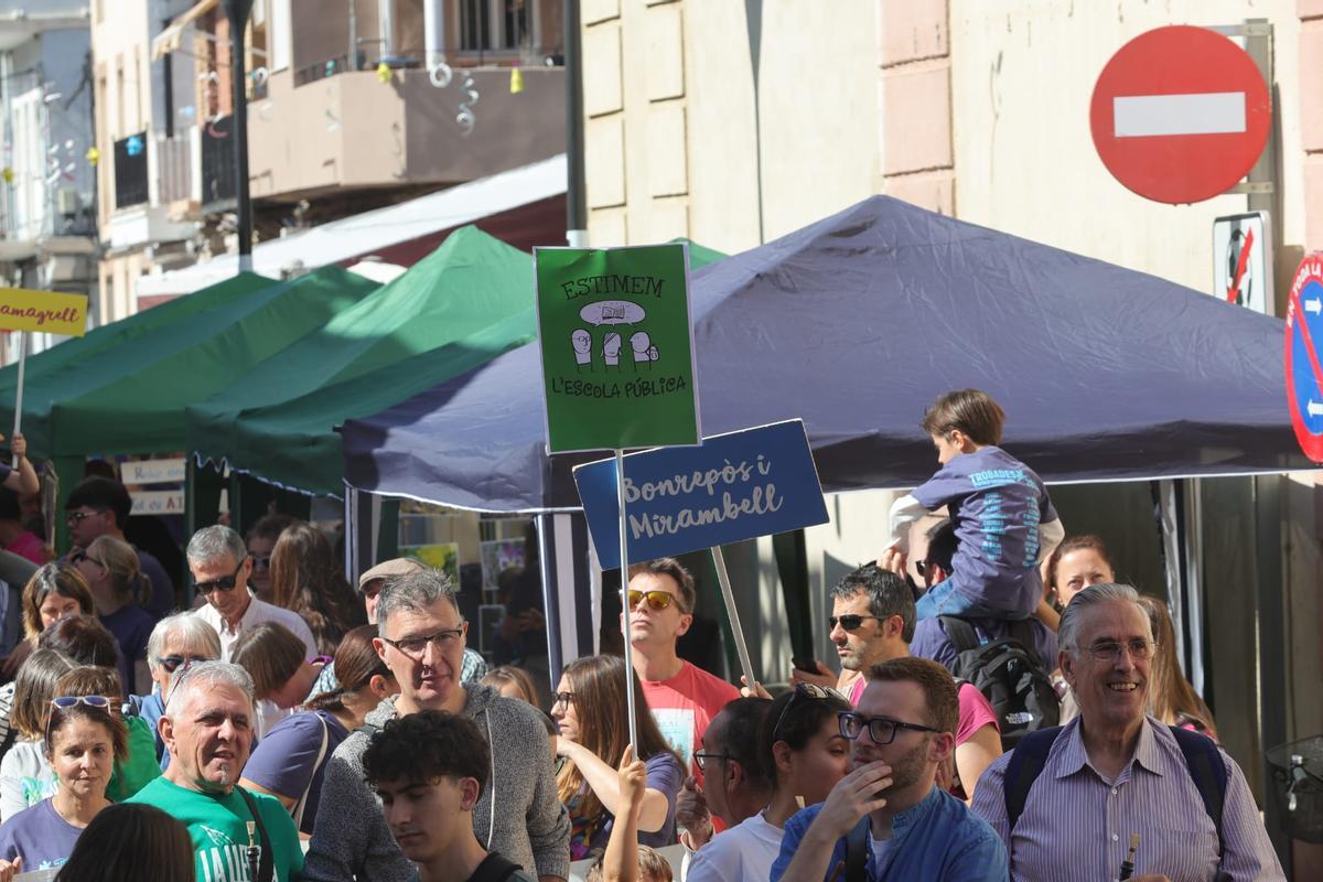 El día grande de la Trobada d’Escoles en Valencià llena Massalfassar