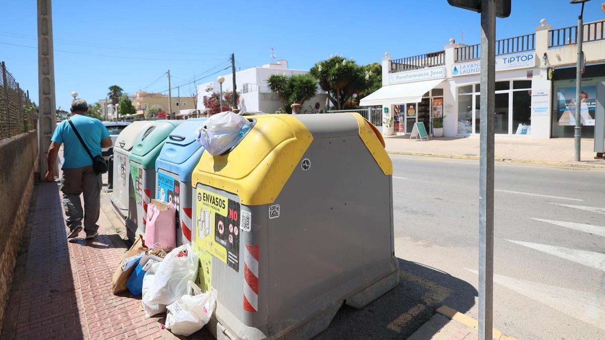 Contenedores de basura del barrio Nuestra Señora de Jesús
