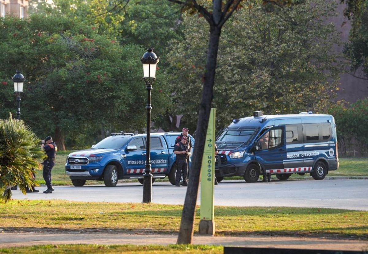 Los Mossos blindan el Parlament a la espera de Puigdemont