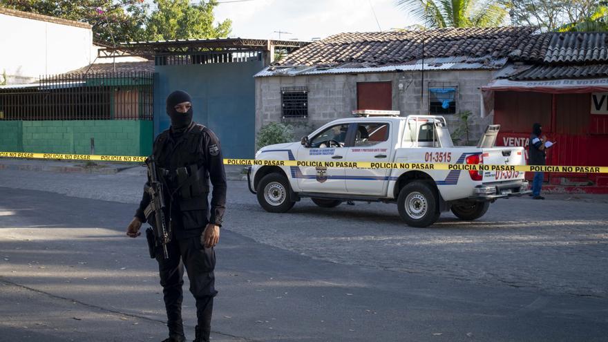 Un enfrentamiento entre soldados y presuntos milicianos deja un militar muerto en El Salvador