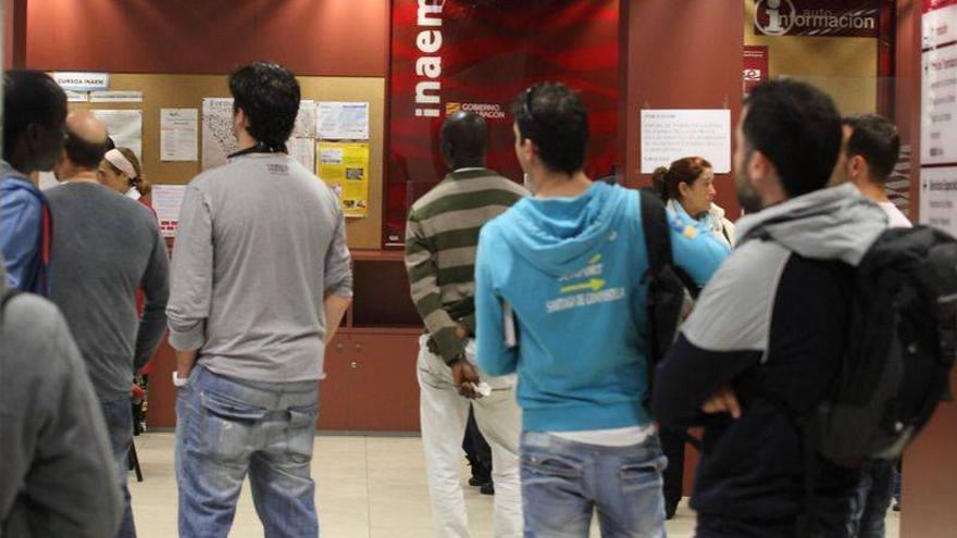 El paro bajó en Aragón en 2.730 personas en abril