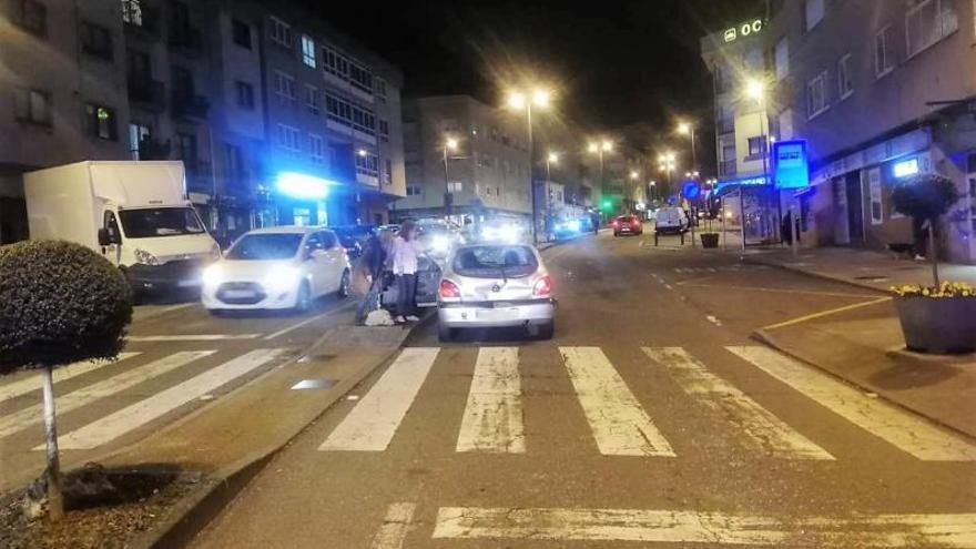Un conductor sin ITV ni seguro estrella su coche contra otro, causa un ...