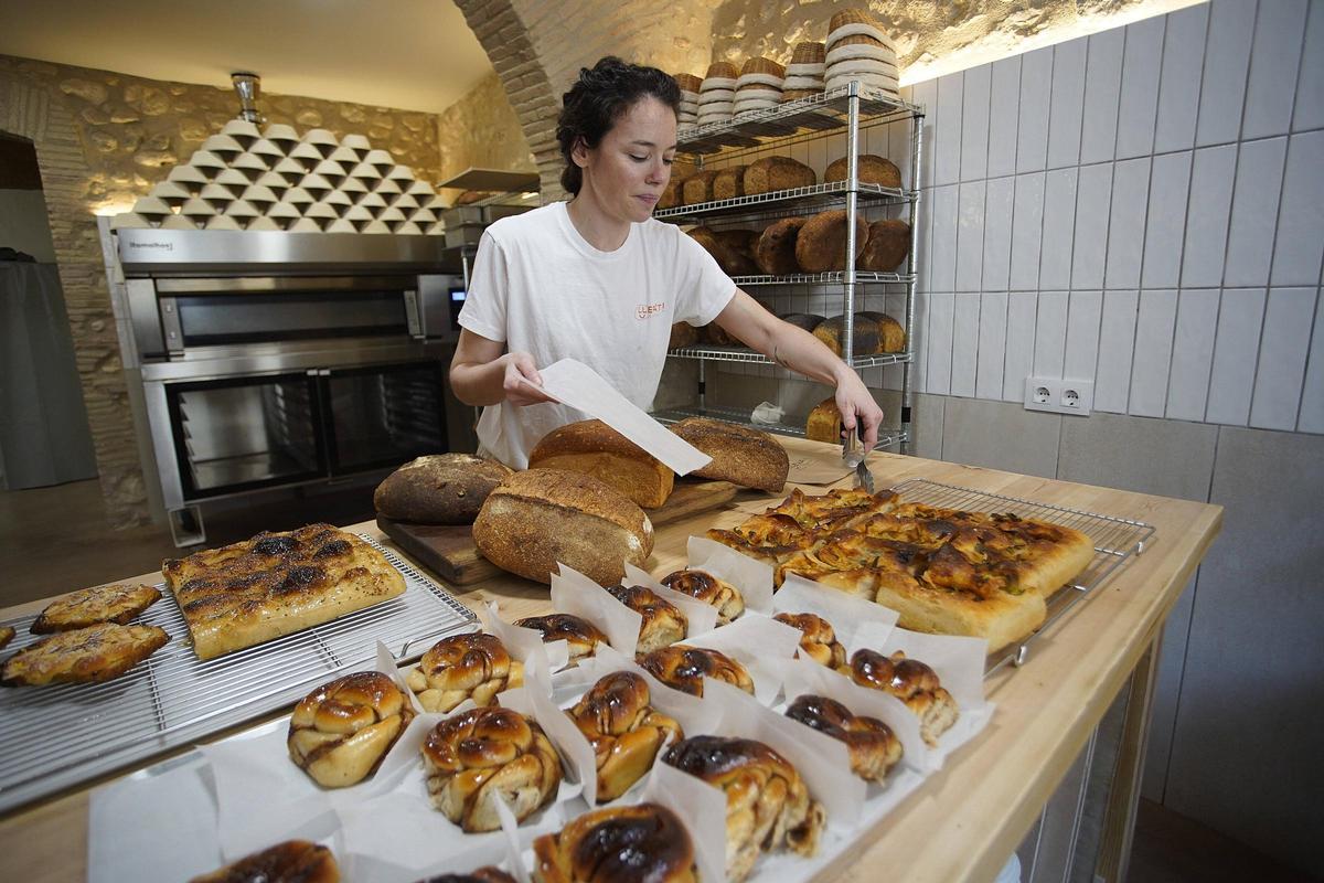 Agnès Julià, del forn de pa Lleva't a Avinyonet de Puigventós i les seves elaboracions