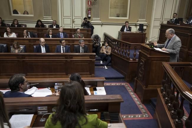 19/01/2017.CANARIAS.Pleno del Parlamento de Canarias..Fotos: Carsten W. Lauritsen