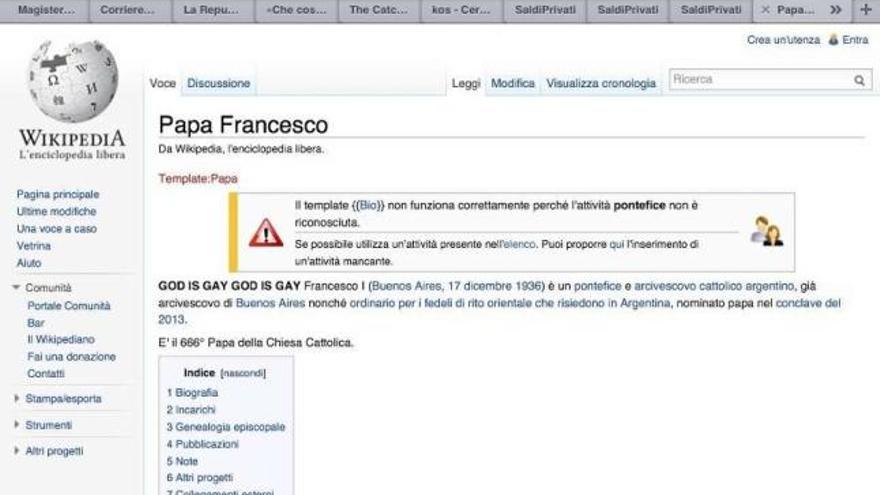 Actualización del papa Francesco en la Wikipedia. A la derecha, la entrada pirateada de Angelo Scola. / l. o.